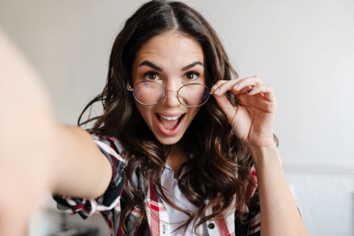 Qual a importância de adquirir lentes de contato indicadas por profissionais?