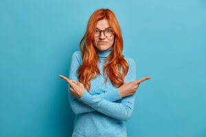 Qual a diferença entre as lentes de contato diárias descartáveis e as reutilizáveis?
