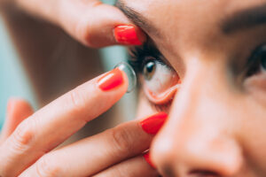 Lentes de Contato: Como colocar, retirar e cuidar das suas!